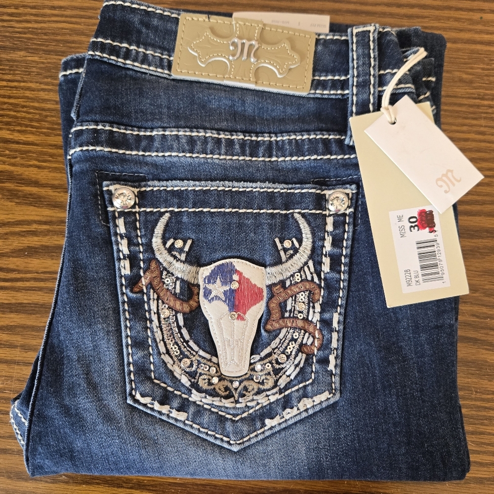 NWT! Miss Me Dark Wash Jeans with Embroidered Longhorn Pocket Size 30/34